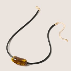 Este Resin Cord Necklace